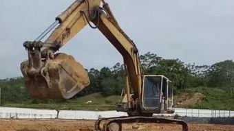 国产65吨挖掘机视频