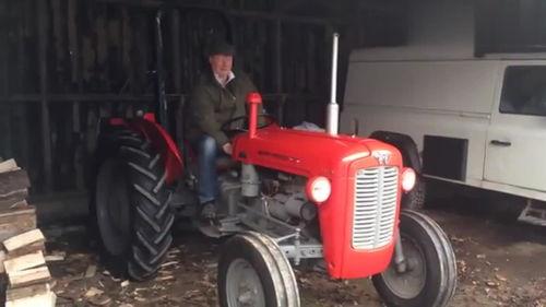 国产拖拉机操作解析视频