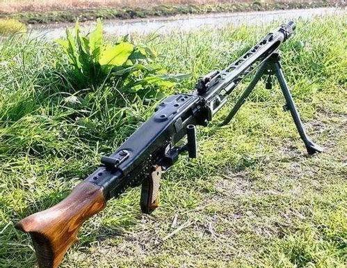 国产多管机枪视频,火力全开，性能卓越