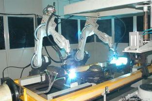 国产焊接机器人工作视频